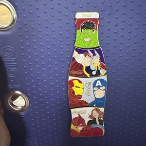 Disney Marvel Avengers Cola Flasche 4 Pin Puzzle Set LE 50 - Bild 1 von 8