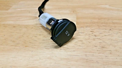 AUDI A8 L 2005 4,2 L encendedor de cigarrillos trasero/toma de corriente Foto 1 de 4