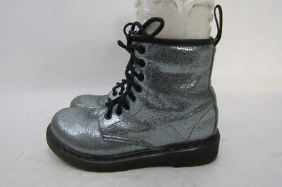 Dr. Martens Juvenil Talla 2 Aqua Cuero Metálico Cremallera Cordones 8 Ojos Botines Foto 1 de 4