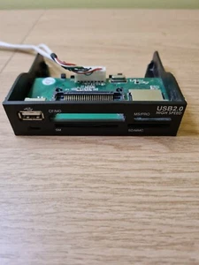Lettore di schede interno tutto in uno nero da 3,5" con porta USB 2.0/HDMI ad... - Foto 1 di 4