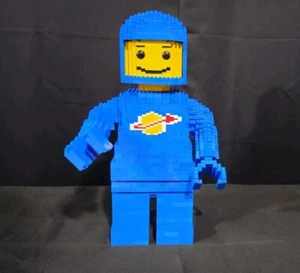 Lego Classic Space Spaceman Astronaut Glued Sculpture BigFig Minifig Model 3723 - Picture 1 of 3