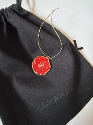 Chanel Camelia Rojo Dije Accesorio San Valentín Nuevo 2025 Foto 1 de 4