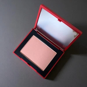 Estuche rojo limitado rosa Cherish rubor mejilla polvo Nars 925A - Imagen 1 de 6