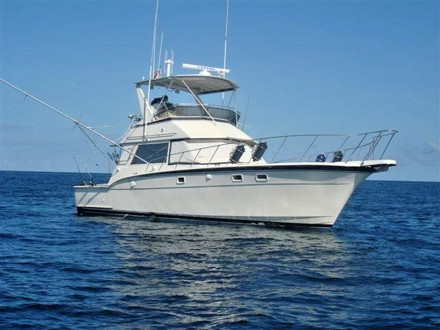 1985 Hatteras 45 Convertible Twin Detroit Diesel NO RESERVE - Image 1 of 4
