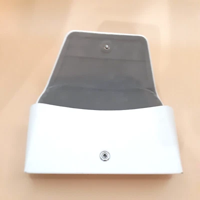 MICHAEL KORS White Hard Shell Eye Sun Glasses Case with Snap (Case Only) MK  Foto 1 de 4