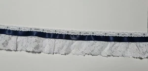 50 mm Rüschenspitze mit dunkelblauem Bändendetail - verschiedene Längen Baby Strick - Bild 1 von 1