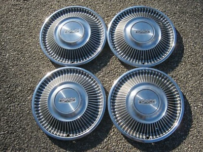 Tapacubos Ford Fairlane 1968 originales de fábrica 14 pulgadas cubiertas de rueda Foto 1 de 4