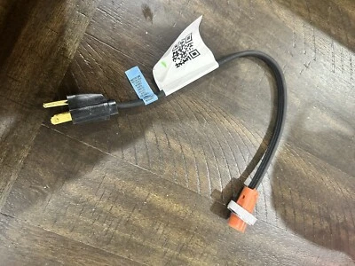 John Deere Engine Coolant Heater Power Cord, 120 Volts, 1000 Watt RE541565 - Image 1 of 4