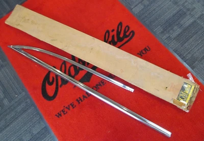 1955 Oldsmobile 88 Super 88 NOS GM Right Rear Fender Molding Trim # 4656944 Foto 1 de 4