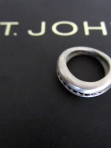NEW ST JOHN KNIT SIZE 8 WOMENS DESIGNER JEWELRY SILVER RING BAND CRYSTAL - Picture 1 of 3