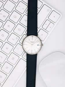NUEVO Reloj Junghans Max Bill Kleine Auto SS 34 mm Oferta Autorizada Ref 27/4105.02 - Imagen 1 de 3