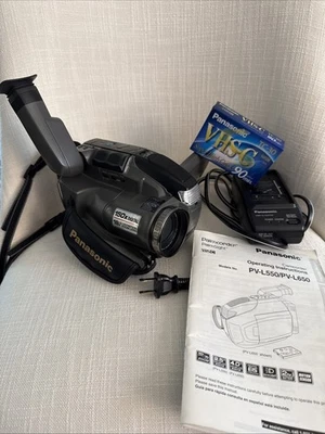 Panasonic PV-L650D Palmsight VHS-C Analog Camera Camcorder Palmcorder Bundle - Image 1 of 4