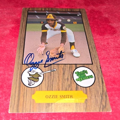 Tarjeta de novato rara 1978 Padres Family Fun Center Ozzie Smith autografiada Foto 1 de 3