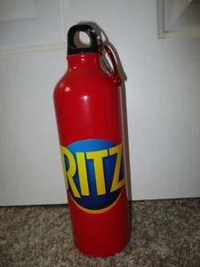 Ritz Crackers Edelstahl Wasserflasche 25 Unzen mit Schlüsselanhänger und Haken - Bild 1 von 3