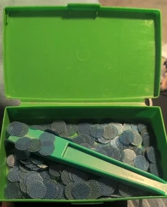 Vintage Bingo Chips Magnetic Wand +200 Chips Blue W/Orig. Green Box Case - Picture 1 of 6