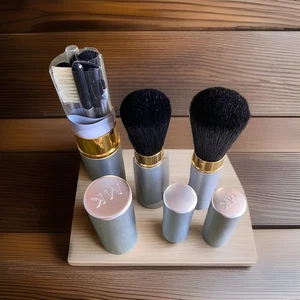 Juego de 3 brochas de maquillaje y rubor Mary Kay - Imagen 1 de 3