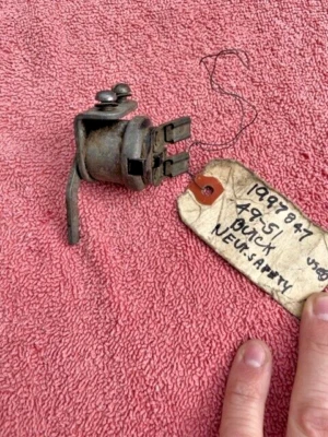 Buick Special Super Roadmaster 1949 1950 1951 OK interruptor de respaldo usado #1997847 Foto 1 de 4