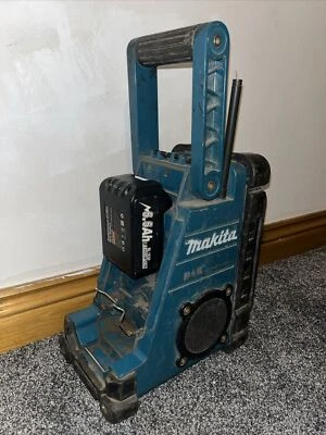 Used Makita DAB Radio Job Site Work Cordless CXT LXT XGT Phone Charger USB AUX - Image 1 of 4