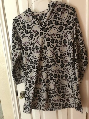 FLEECE SLEEPSHIRT - HELLO KITTY - SIZE S/CH - BLACK,GRAY,WHITE,PINK   HOODED - Image 1 of 4