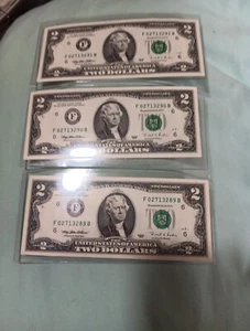 Three 2003 $2 Federal Reserve Notes in Sequential Order Unc. - Picture 1 of 2
