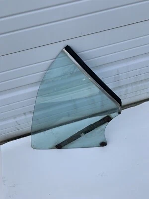 1966 1967 1968 1969 Chevrolet Corvair 2 двери жесткий верх Rh четверть стекла Ti - Изображение 1 из 4