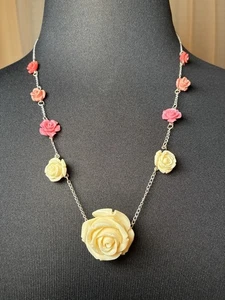 Multicolor Kunststoff Floral Rose Halskette Kettenblumen Silberfarben Statement - Bild 1 von 6
