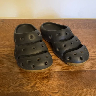 Zueco sandalia negra Keen Yogui para hombre recuperación deporte al aire libre 9 salón ocio Foto 1 de 4