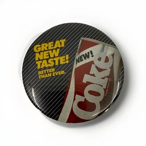 Pin de botón vintage nuevo Coca-Cola ¡Gran sabor nuevo! Bebida Soda Pop Promo 3" - Imagen 1 de 1