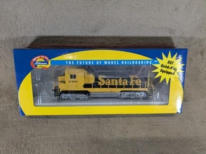 HO Athearn RTR 89901 CF7 Santa Fe ATSF 2488 Lok Sound DCC Lights - Picture 1 of 16