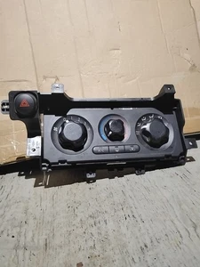 Interruptor de control de clima Nissan Xterra 2006 27510EA000 OEM - Imagen 1 de 2