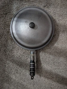 NALCO Aluminiumpfanne mit gehämmerter Oberfläche - Bild 1 von 5