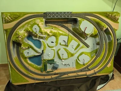 MAQUETA TREN H0 Y ACCESORIOS 160*100 CM. SE VE EN FOTO TODO LO QUE TIENE. - Imagen 1 de 2