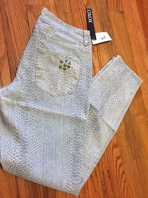 NEW XOXO LOVE CRUISE LIFESTYLE Women's Pants Blue Animal Print SIZE 7/8 - Image 1 of 4