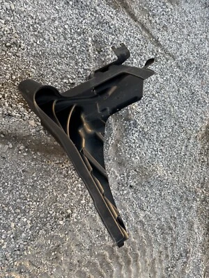 Protector contra salpicaduras lateral derecho Freightliner genuino A22-69527-001 Foto 1 de 4