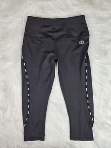 Tapout WWE Leggings Womens (M) Black Capri Crop Active Yoga Compression - Picture 1 of 9