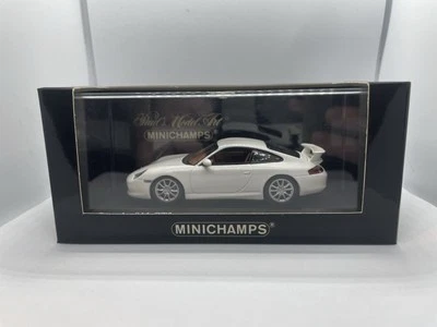 minichamps 1 43 Porsche 911 gt3 white 400062022 - Image 1 of 4
