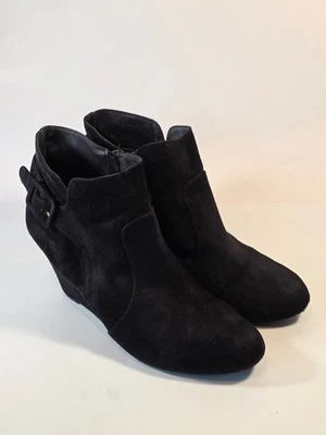 Botas botín Report Giulietta para mujer 9,5 negras con tacón de cuña y hebilla con cremallera  Foto 1 de 4