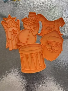 COOKIE CUTTERS Christmas SANTA Angel SNOWMAN Drum ROCKING HORSE Set7 VINTAGE 75 - Picture 1 of 8