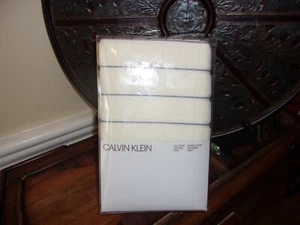 NIP Calvin Klein Modern Cotton Sonny Cream/Navy King Pillow Shams - Picture 1 of 3