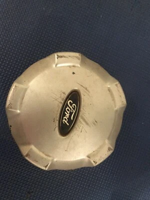  2001 2002 2003 2004  Ford Escape Center Hub Cap YL84-1A096-EB - Image 1 of 4