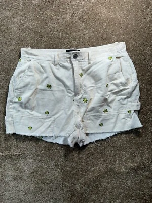 Forever21 Pantalones Cortos de Pana Blancos con Flores Verdes Moda Verano Cómodos Talla 1x Foto 1 de 4