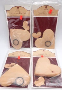 Juego de 4 corazones de madera colgantes huecos de nogal vintage con alambre y corazón pequeño Nuevo de Lote Antiguo - Imagen 1 de 6