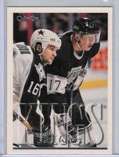 1995 - 96 TOPPS O PEE CHEE PARALLEL#239 JARI KURRI