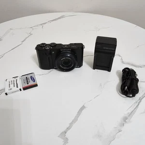 Samsung EX1/TL500 Digital Camera F1.8-2.4 Lens, Tilt Screen Read Details - Picture 1 of 20