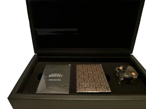 MGM/Marriott Ambassador Elite Leder Kartenbox, zwei Decks & große Kristallwürfel - Bild 1 von 3