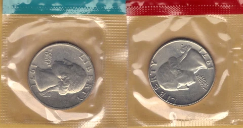 1971 P&D UNCIRCULATED WASHINGTON QUARTERS IN MINT CELLO (2 COINS) Cover