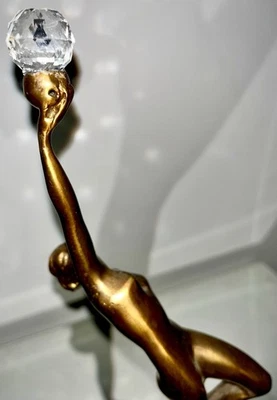 LIBERTÀ statua in Stile Liberty  Bronzo Dorato e Cristallo Sfaccettato - Immagine 1 di 4