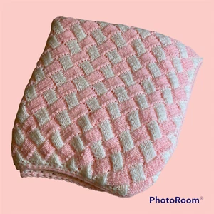 Baby Crib Yarn Throw Blanket Handmade Knitted Crocheted Pink White Basket Weave - Picture 1 of 7
