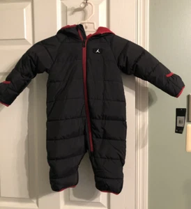 Tuta da neve Nike Air Jordan cerniera intera taglia 6 mesi nuova con etichette - Foto 1 di 8