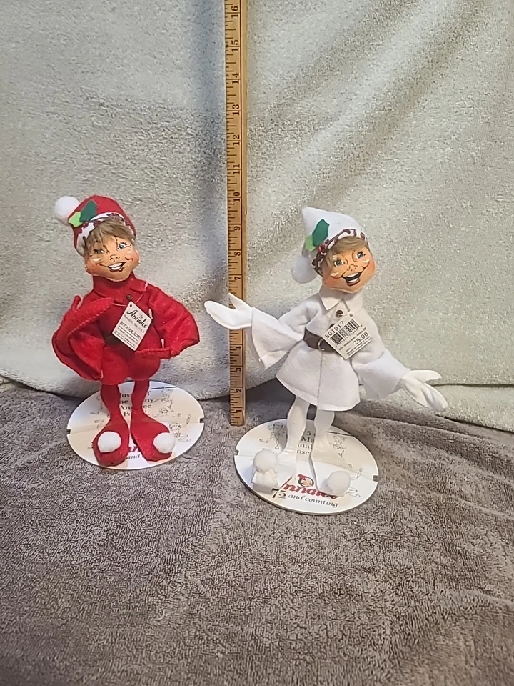 Annalee 2017 Christmas Winterberry Elf Red 12" Mobility Doll Eyes Open Laugh